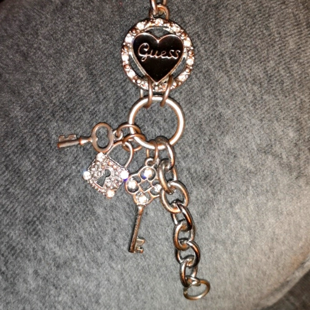 ❤️ GUESS Silver Locket Key Bracelet